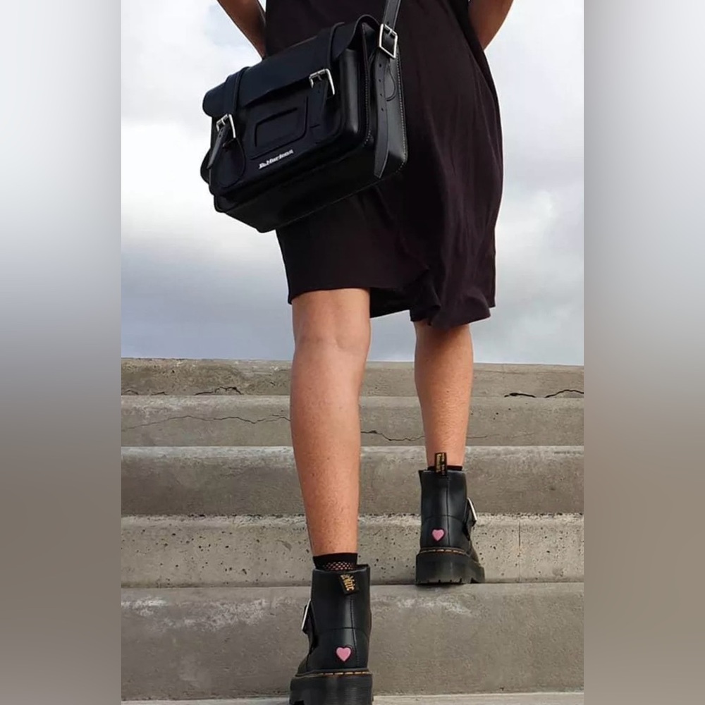 Dr. Martens 11 inch Leather Messenger Bag - Picture 9 of 15